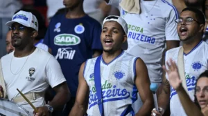Torcida do Sada Cruzeiro faz a festa no Riachão (foto: Agência i7/Sada Cruzeiro)