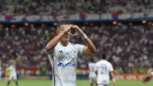 Matheus Vital comemora gol que empatou a partida contra o Fortaleza (foto: Staff Images/Cruzeiro)