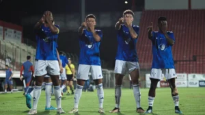 Cruzeiro Sub-20 goleia Atlético-MG por 4 a 0 e sobe para terceiro