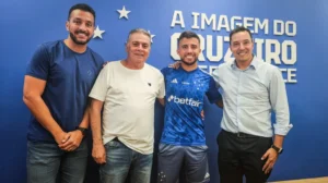 Matheus Henrique assinou por 5 temporadas (foto: Divulgação / Cruzeiro)